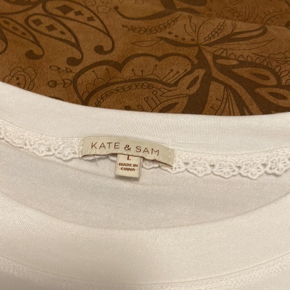 Womens short sleeve Kate & Sam shirt. Stretchy with lace detail flutter sleeves - Picture 4 of 6